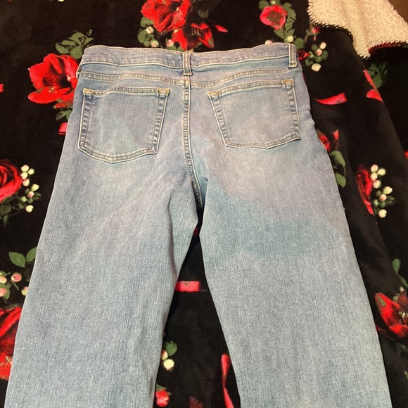 im selling these pants they are in good condition they have no stain’s - Picture 2 of 2